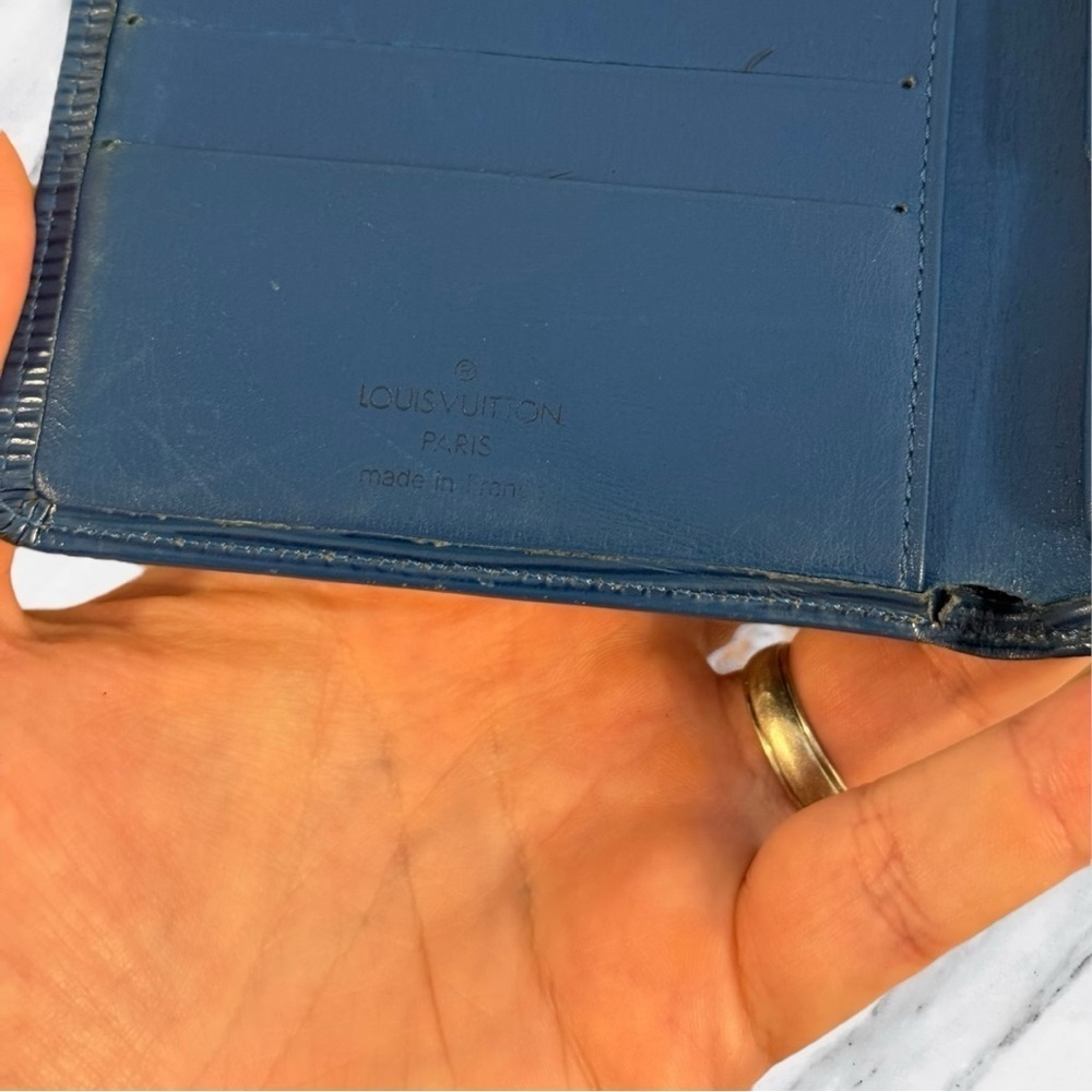 Louis Vuitton Authentic Blue Epi Leather Compact Wallet - Picture 10 of 15